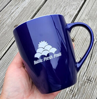 Puodeliai su įmonės logotipu